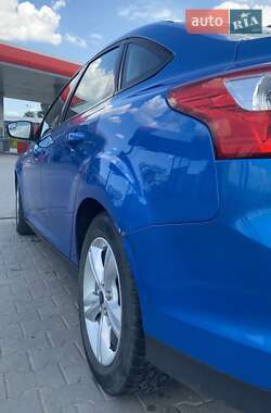 Седан Ford Focus 2014 в 