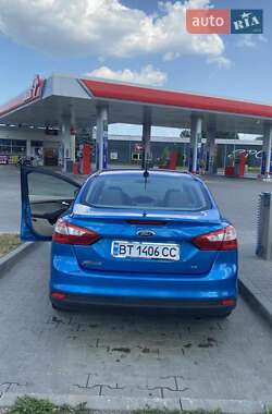 Седан Ford Focus 2014 в 