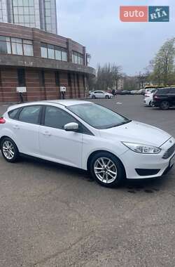 Хэтчбек Ford Focus 2015 в 