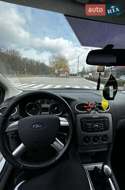 Универсал Ford Focus 2010 в 