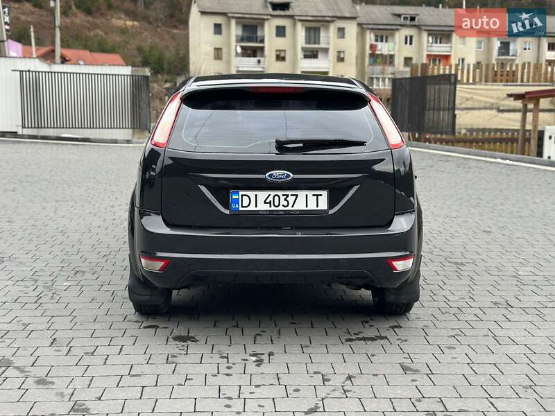 Хетчбек Ford Focus 2011 в Міжгір'ї