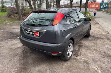 Хэтчбек Ford Focus 2003 в 