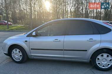 Хэтчбек Ford Focus 2006 в 
