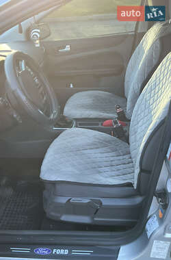 Хэтчбек Ford Focus 2006 в 