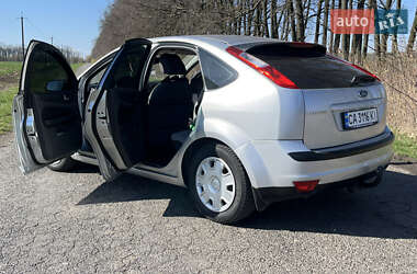 Хэтчбек Ford Focus 2006 в 