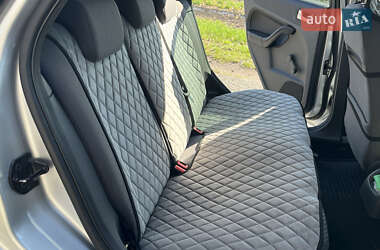 Хэтчбек Ford Focus 2006 в 