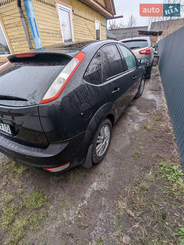 Хэтчбек Ford Focus 2011 в Рокитном