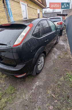 Хэтчбек Ford Focus 2011 в 