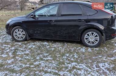 Хэтчбек Ford Focus 2011 в 