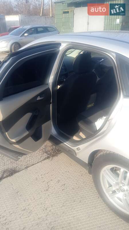 Седан Ford Focus 2017 в Краснограде