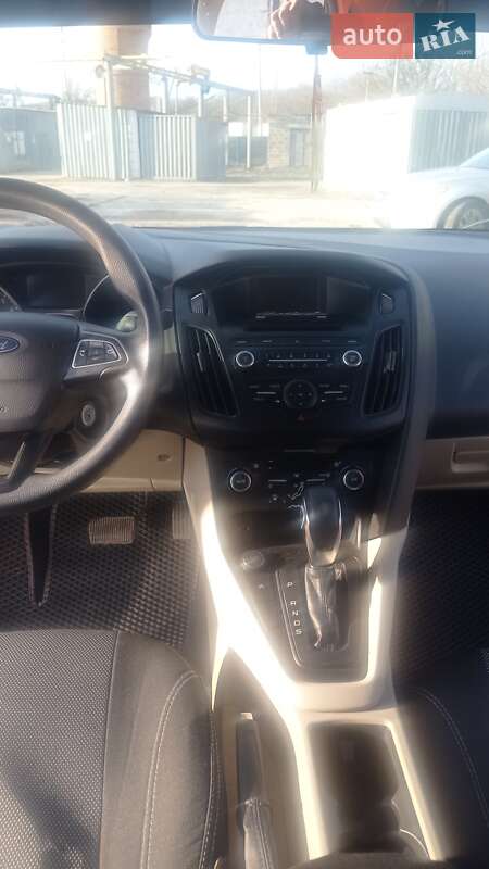 Седан Ford Focus 2017 в Краснограде