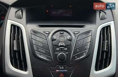 Хэтчбек Ford Focus 2012 в 