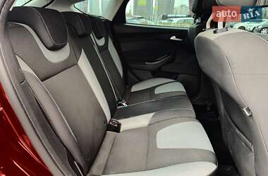 Хэтчбек Ford Focus 2012 в 