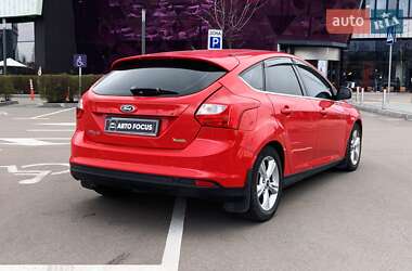 Хэтчбек Ford Focus 2012 в 
