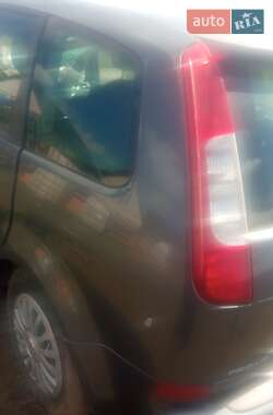 Минивэн Ford Focus 2005 в Горохове