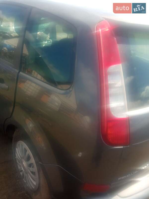 Минивэн Ford Focus 2005 в Горохове