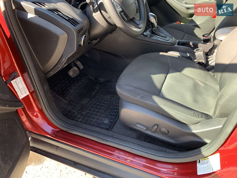 Седан Ford Focus 2015 в Сумах
