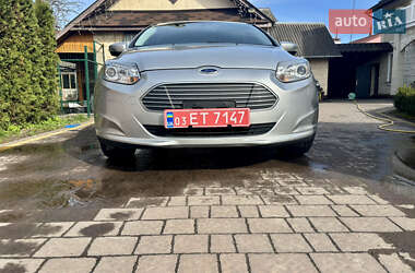 Хэтчбек Ford Focus 2014 в 