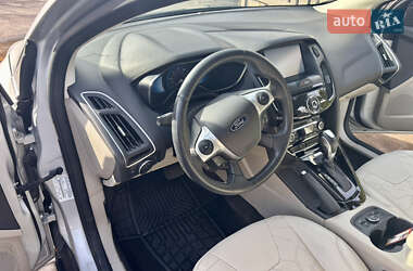 Хэтчбек Ford Focus 2014 в 