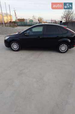 Хэтчбек Ford Focus 2011 в 