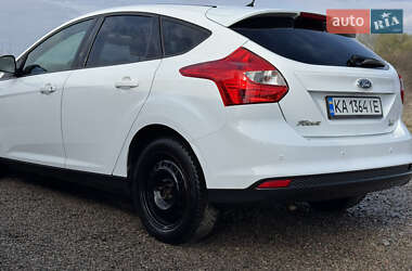 Хэтчбек Ford Focus 2013 в 
