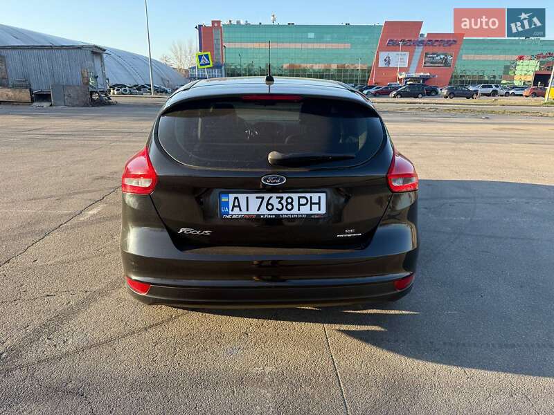 Хэтчбек Ford Focus 2015 в Киеве