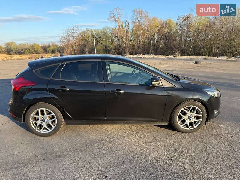 Хэтчбек Ford Focus 2015 в Киеве