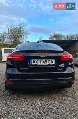 Седан Ford Focus 2015 в 