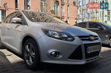 Хэтчбек Ford Focus 2013 в 