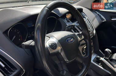Хэтчбек Ford Focus 2013 в 
