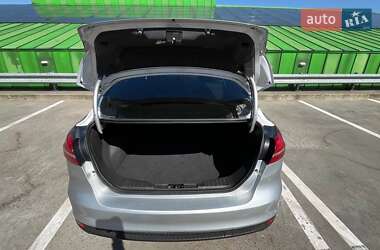 Седан Ford Focus 2015 в 