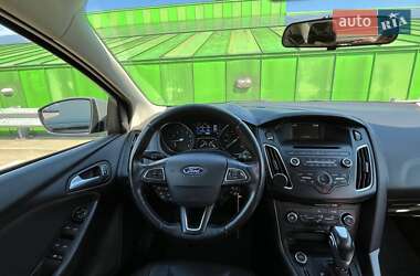 Седан Ford Focus 2015 в 