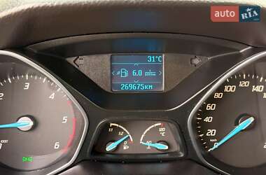 Хэтчбек Ford Focus 2011 в 