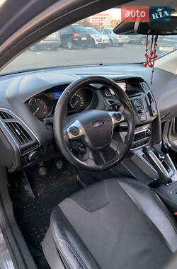 Хэтчбек Ford Focus 2011 в 