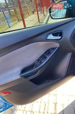 Седан Ford Focus 2012 в 
