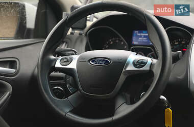 Седан Ford Focus 2014 в 