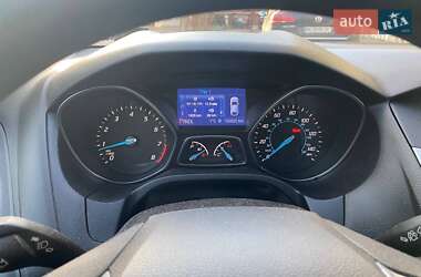 Хэтчбек Ford Focus 2013 в 