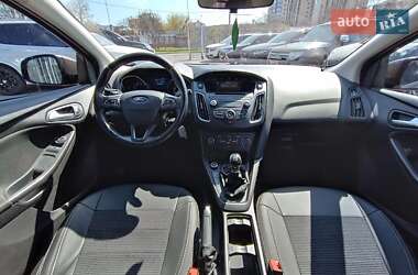 Хэтчбек Ford Focus 2016 в 