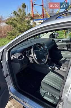 Универсал Ford Focus 2010 в 