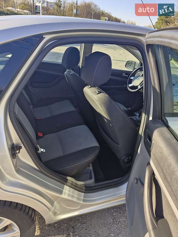 Хэтчбек Ford Focus 2010 в Голованевске