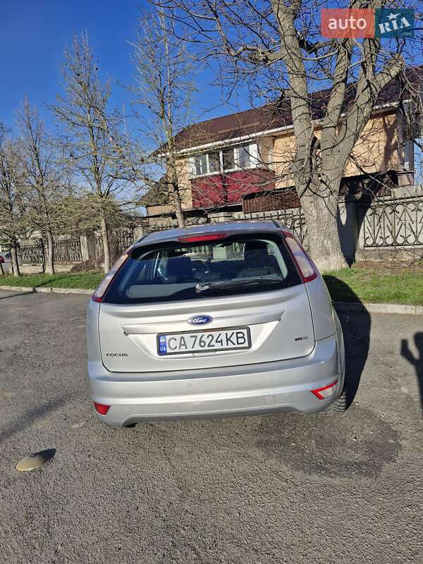 Хэтчбек Ford Focus 2010 в Голованевске