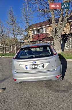 Хэтчбек Ford Focus 2010 в 