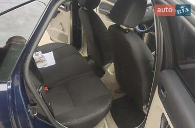 Хэтчбек Ford Focus 2004 в 