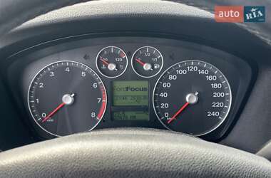 Седан Ford Focus 2005 в 