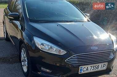 Седан Ford Focus 2015 в 