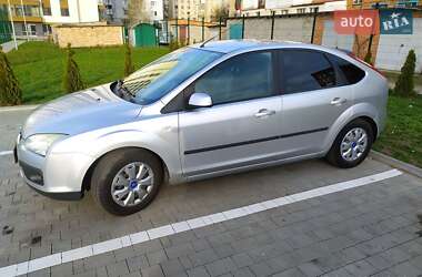 Хэтчбек Ford Focus 2006 в 