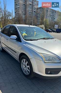 Хэтчбек Ford Focus 2007 в 