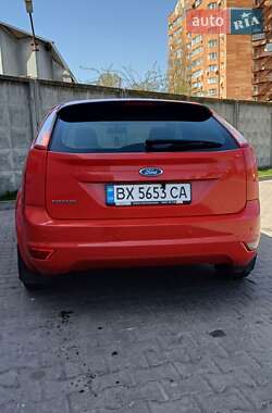 Хэтчбек Ford Focus 2010 в 