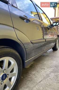 Универсал Ford Focus 2003 в 