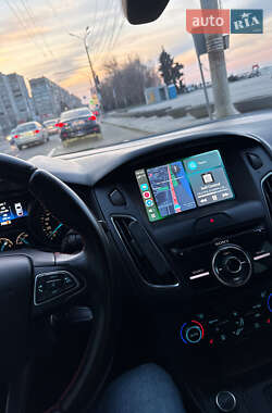 Хэтчбек Ford Focus 2015 в 